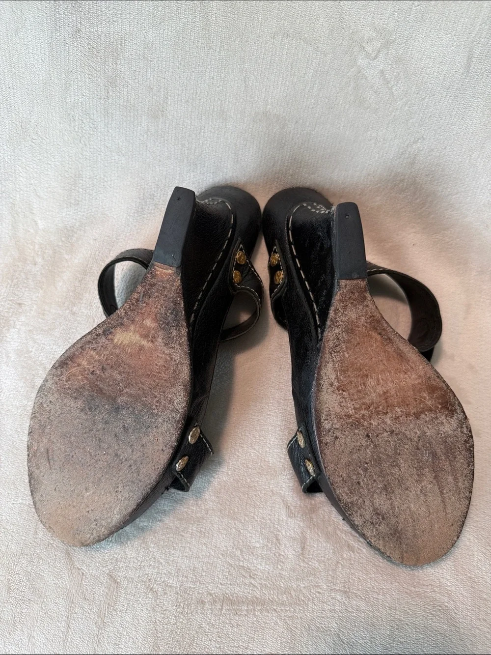 BCBG MAXAZARIA Y2K Black Leather Wedge Sandals, Size 9